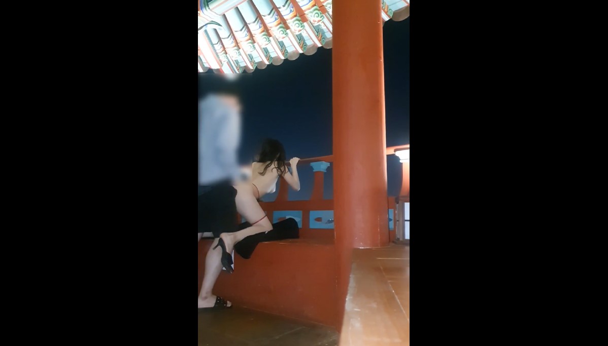 [한국야동] 온리팬스 유리 프로필 및 야외정자 질싸