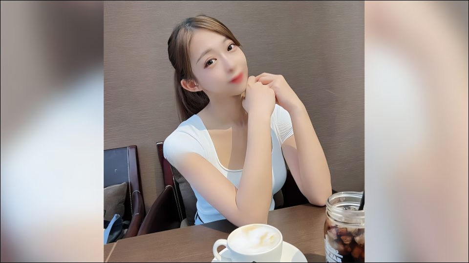 FC2PPV-4547779-화장품 매장에서 일하는 아름다운 여성-노모