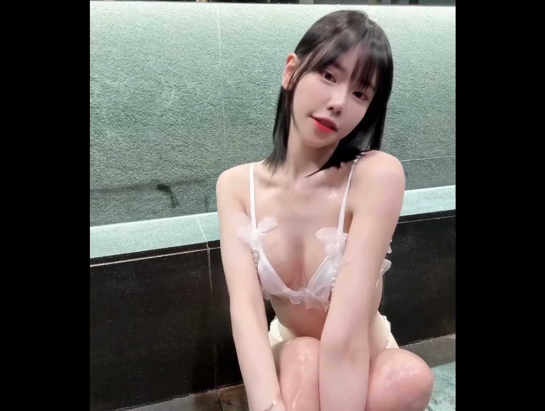 한국야동-뽀얀 살결 탱글한 피부 여신