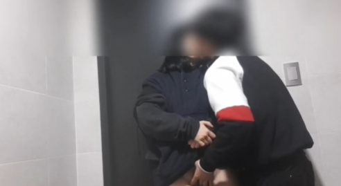 한국야동-전 여친이랑 건물 계단에서