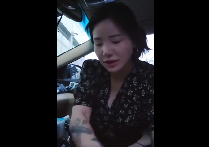 한국야동 알바 뛰시는  미시녀