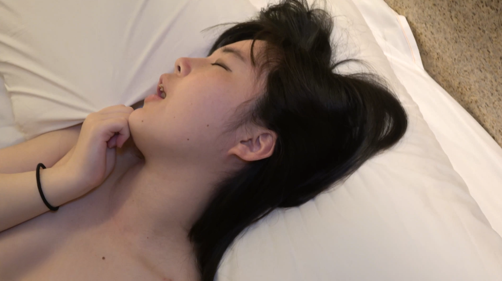 FC2PPV-4792521-걸스티비 대낮에 불륜 즐기는 유치원 교사-노모