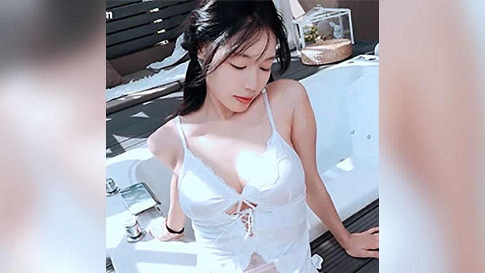 FC2PPV-4796230-그녀의 젖은 보지 깊숙이 들어오는 자지-노모