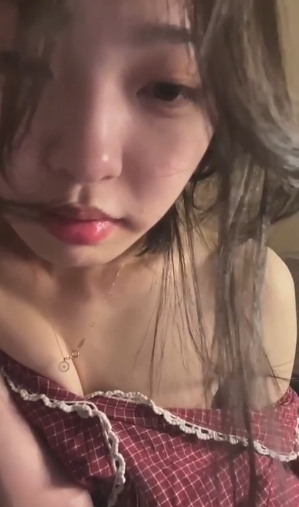 한국야동 수줍음 많은 그녀의 노출