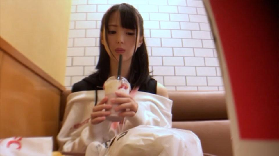 FC2PPV-4793671-귀여운 18세 여대생-노모